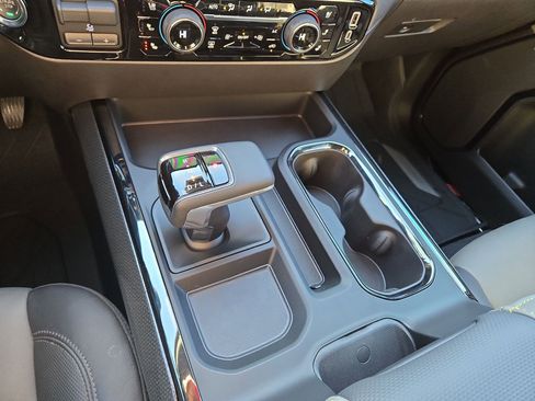 Used 2025 Chevrolet Silverado 1500 ZR2 w/ Technology Package image 22