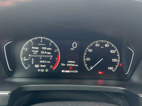 Used 2025 Honda Pilot TrailSport image 11