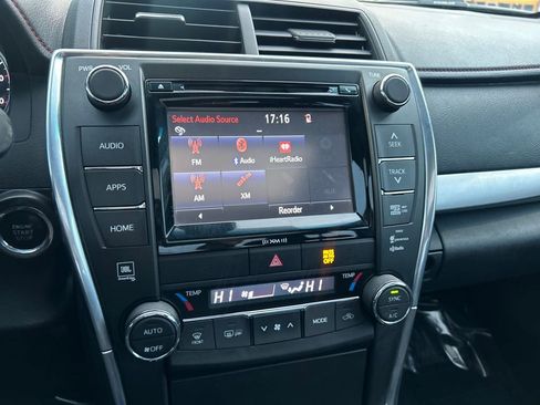 Used 2016 Toyota Camry XSE w/ Moonroof Package image 12