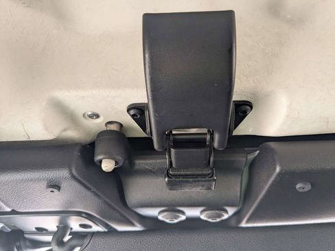 Used 2025 Jeep Wrangler Unlimited Sahara AWD/4WD image 25