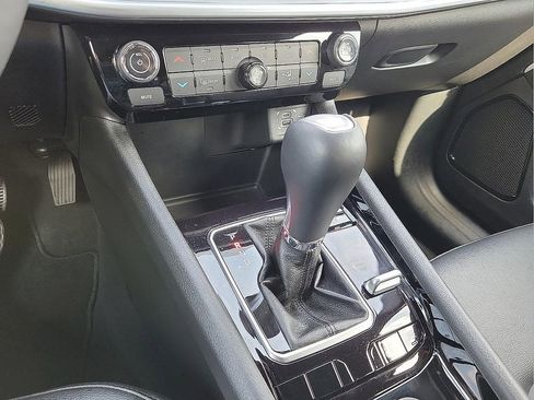 Used 2025 Jeep Compass Limited image 17