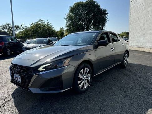 Used 2025 Nissan Altima 2.5 S image 28