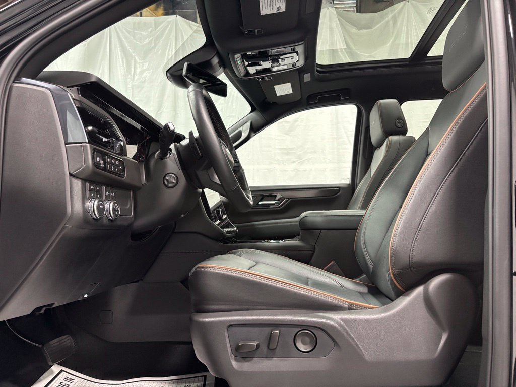 Used 2026 GMC Yukon XL AT4 AWD/4WD image 14