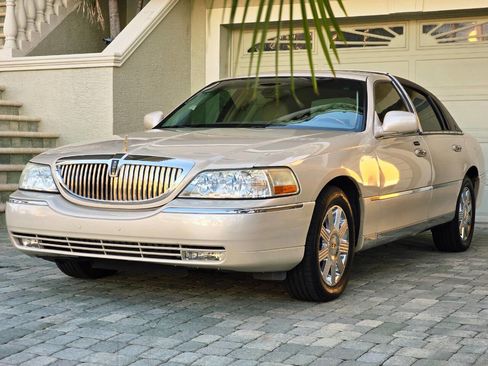 Used 2003 Lincoln Town Car Cartier image 33