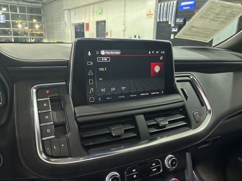 Used 2023 GMC Yukon XL SLT w/ SLT Premium Package image 23