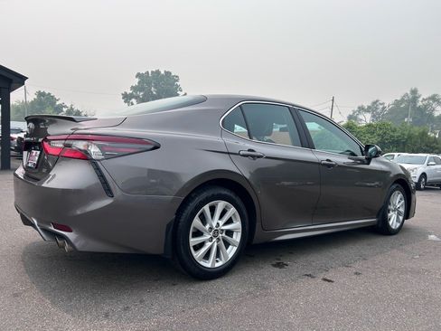 Used 2024 Toyota Camry SE FWD image 11