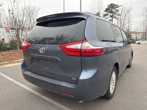 Used 2015 Toyota Sienna XLE image 12