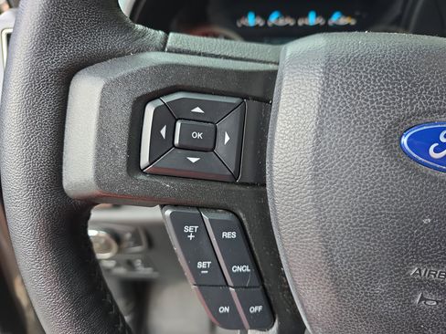 Used 2020 Ford F150 XLT w/ Equipment Group 302A Luxury AWD/4WD image 25