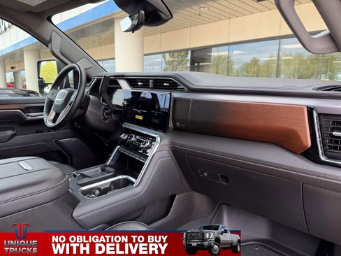 Used 2024 GMC Sierra 2500 Denali w/ Technology Package image 30
