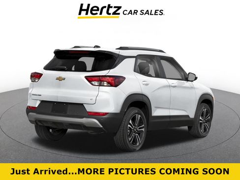 Used 2025 Chevrolet TrailBlazer LT FWD image 1