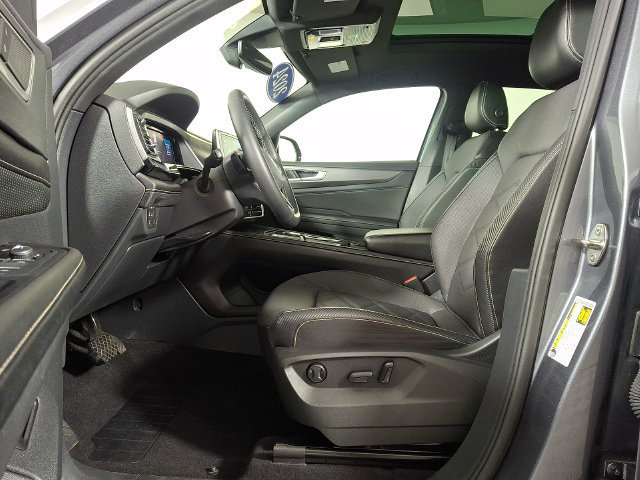 Used 2024 Volkswagen Atlas Cross Sport SE AWD/4WD image 15