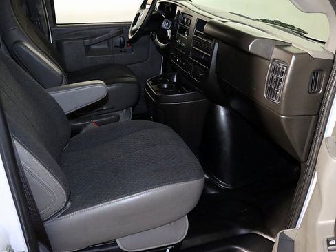 Used 2024 GMC Savana 2500 w/ Driver Convenience Package image 27