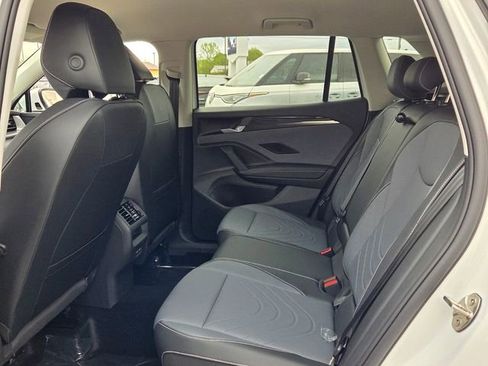 New 2026 Volkswagen Tiguan SE image 6