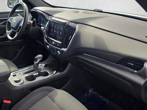 Used 2023 Chevrolet Traverse LT image 23