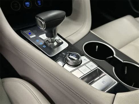 Used 2024 Genesis G70 2.5T image 25