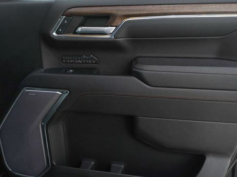Used 2023 Chevrolet Silverado 1500 High Country image 9