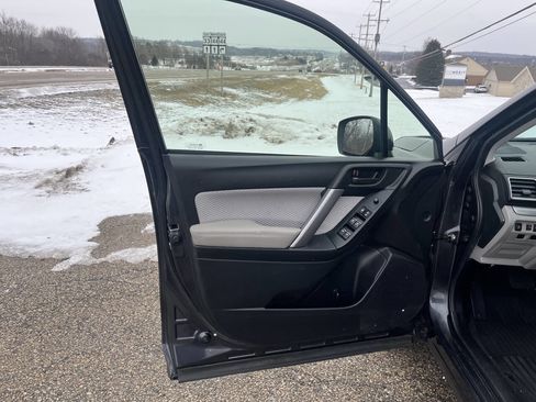 Used 2018 Subaru Forester 2.5i Premium image 10