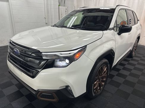 Used 2025 Subaru Forester Sport w/ Popular Package #1 AWD/4WD image 5