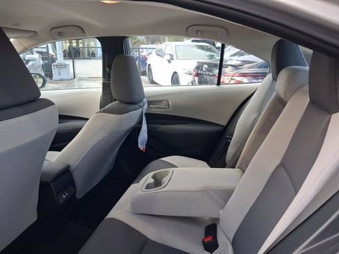 Used 2025 Toyota Corolla LE FWD image 6