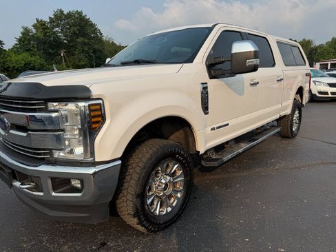 Used 2018 Ford F250 Lariat w/ Lariat Ultimate Package AWD/4WD image 9