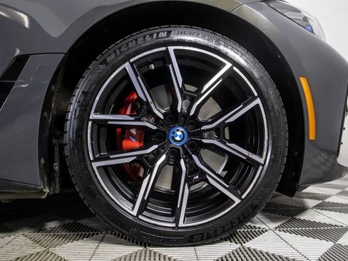 Used 2023 BMW i4 eDrive40 w/ M Sport Package image 40