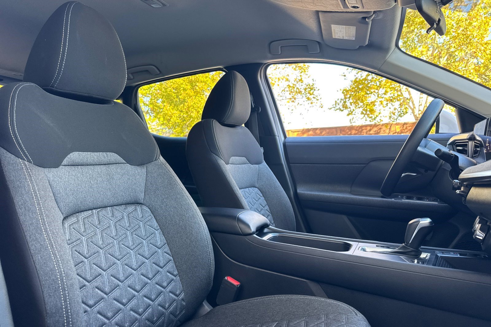 Used 2025 Nissan Kicks SV FWD image 26