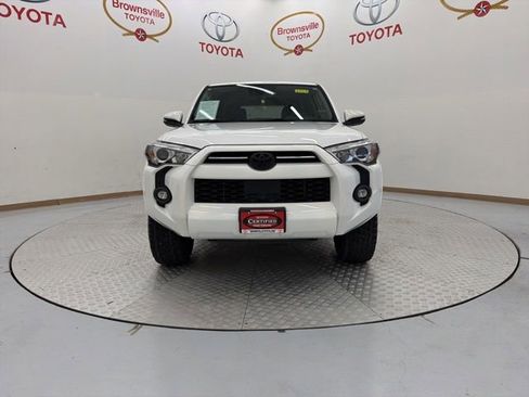 Used 2022 Toyota 4Runner SR5 Premium w/ Moonroof Package AWD/4WD image 4