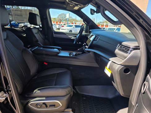 New 2026 Jeep Grand Wagoneer 4WD image 29