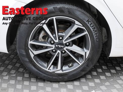 Used 2022 Kia Forte LXS image 27