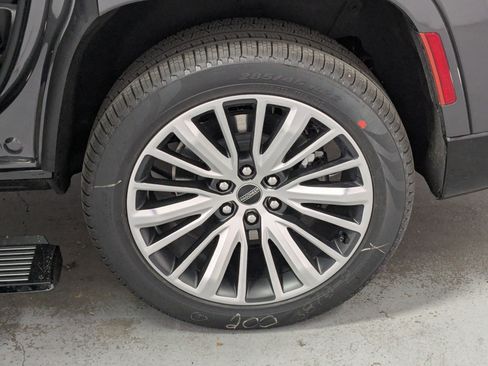 New 2025 Jeep Wagoneer Series II image 18