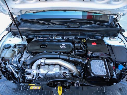 Used 2024 Mercedes-Benz GLB 250 image 28