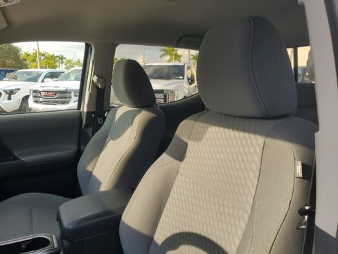 Used 2020 Toyota Tacoma SR5 image 17
