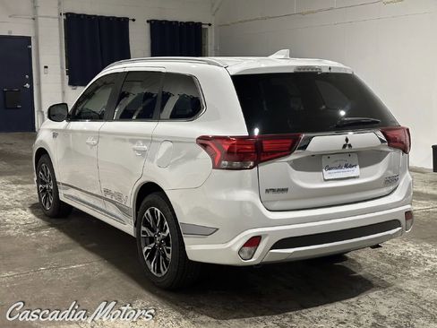 Used 2018 Mitsubishi Outlander SEL AWD/4WD image 5