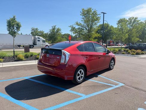 Used 2014 Toyota Prius Four FWD image 5