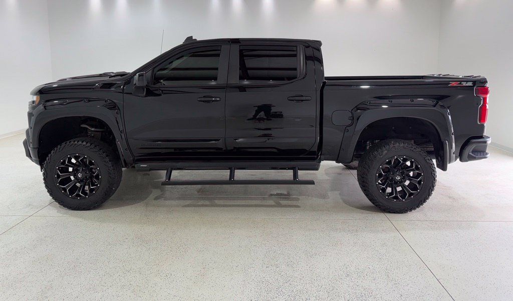 Used 2022 Chevrolet Silverado 1500 RST AWD/4WD image 2