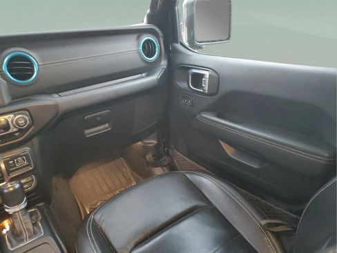 Used 2023 Jeep Wrangler Sahara image 13