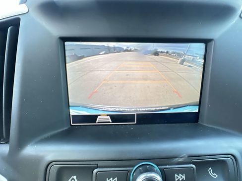 Used 2023 GMC Terrain SLE w/ Driver Convenience Package image 14