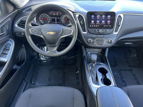 Used 2021 Chevrolet Malibu LT image 32