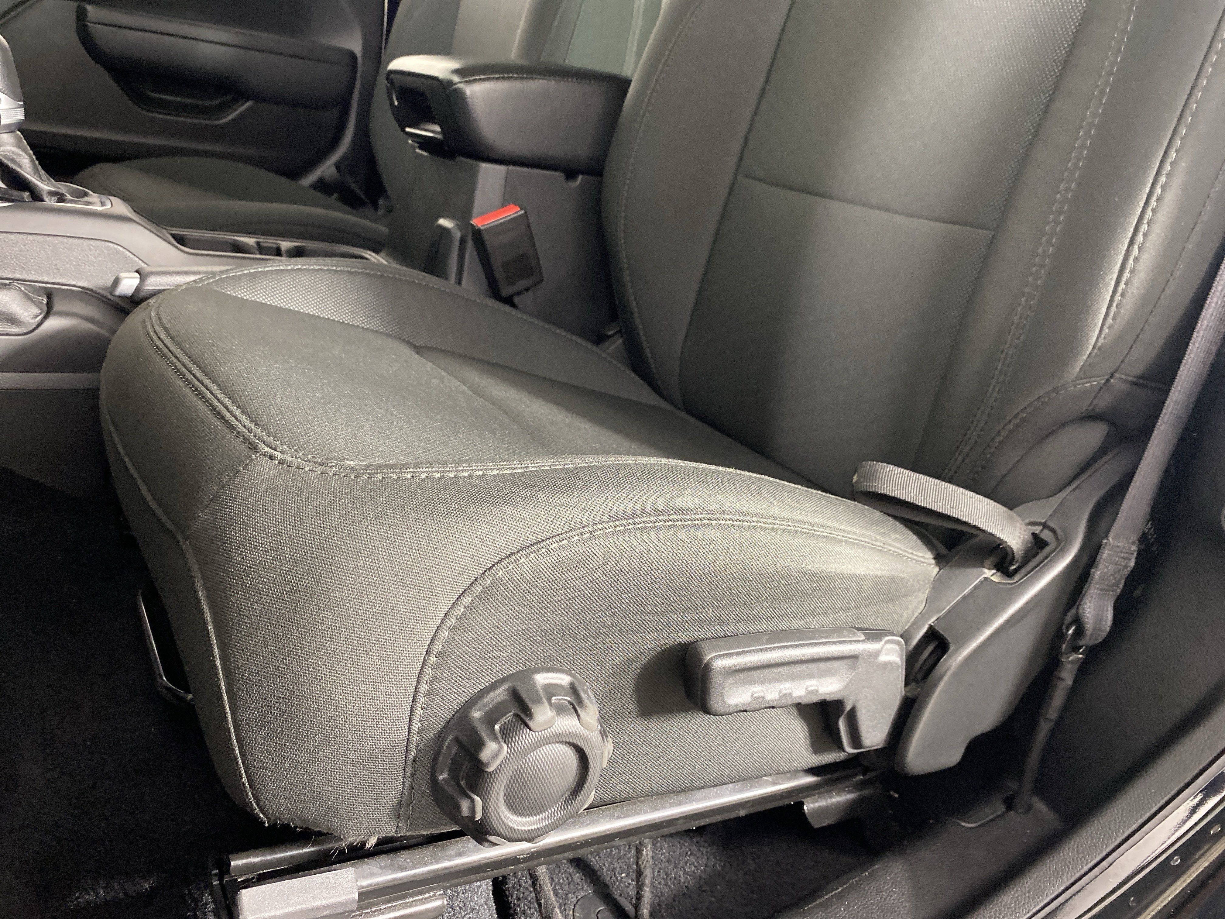 Used 2022 Jeep Wrangler Sport AWD/4WD image 16