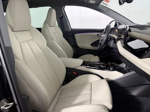 Used 2025 Audi Q6 e-tron Premium Plus w/ Premium Plus AWD/4WD image 32