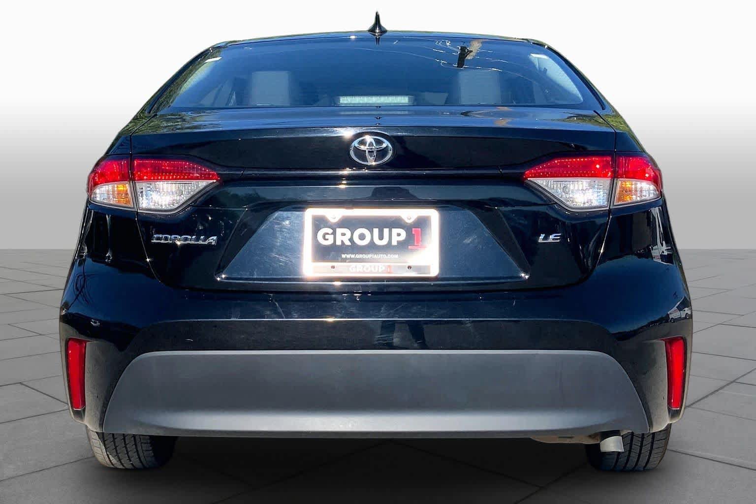 Used 2025 Toyota Corolla LE FWD image 5
