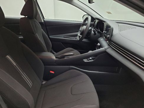 Used 2023 Hyundai Elantra SEL w/ Preferred Accessory Package FWD image 21