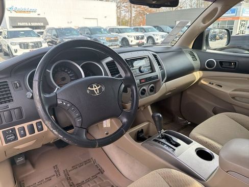 Used 2009 Toyota Tacoma PreRunner image 17