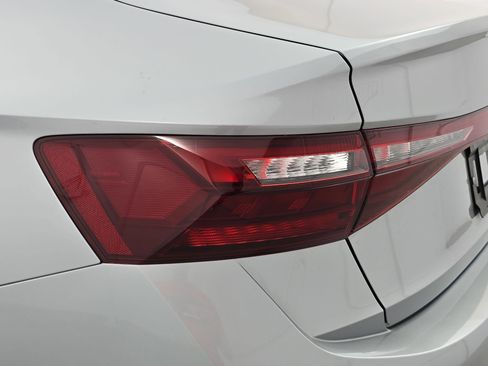 Used 2025 Volkswagen Jetta S image 33