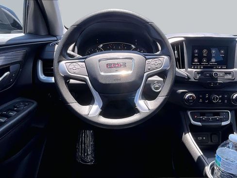 Used 2023 GMC Terrain SLE w/ Driver Convenience Package FWD image 6