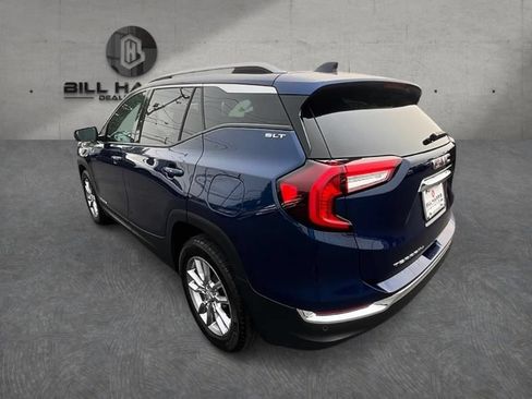 Used 2022 GMC Terrain SLT w/ Infotainment Package II FWD image 9