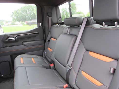 New 2026 GMC Sierra 1500 AT4 w/ AT4 Premium Package AWD/4WD image 13