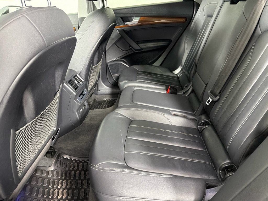 Used 2021 Audi Q5 2.0T Premium Plus w/ Premium Plus Package AWD/4WD image 19