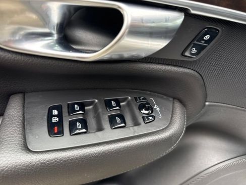 Used 2019 Volvo XC90 T6 Momentum image 15