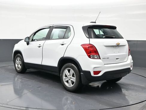 Used 2021 Chevrolet Trax LS AWD/4WD image 3